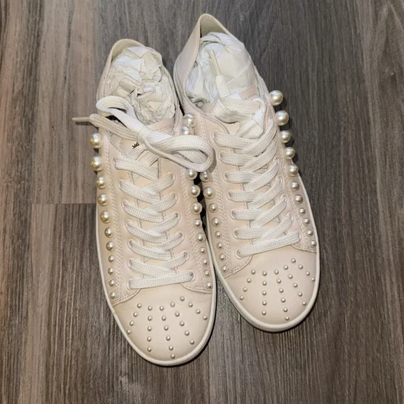 Goldie Convertible Sneaker - Picture 5 of 8